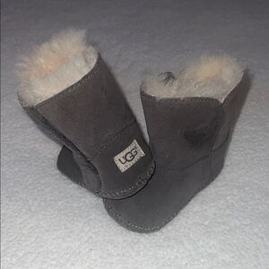 UGG brown  Shearling Infant Velcro Boots size 4.5T